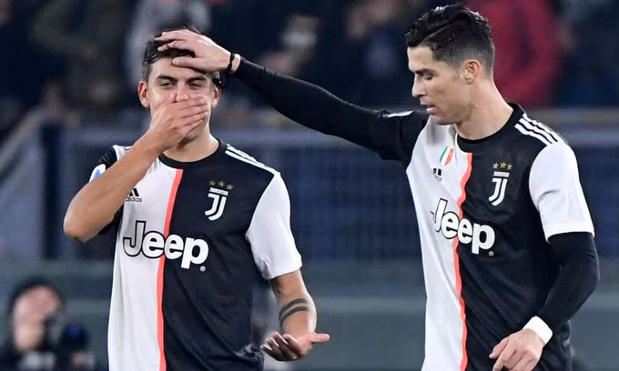 Lối chơi kỹ thuật, xử lý bóng trong phạm vi hẹp tốt của Dybala (trái) là sự bổ sung hoàn hảo cho Ronaldo. Ảnh: AFP.