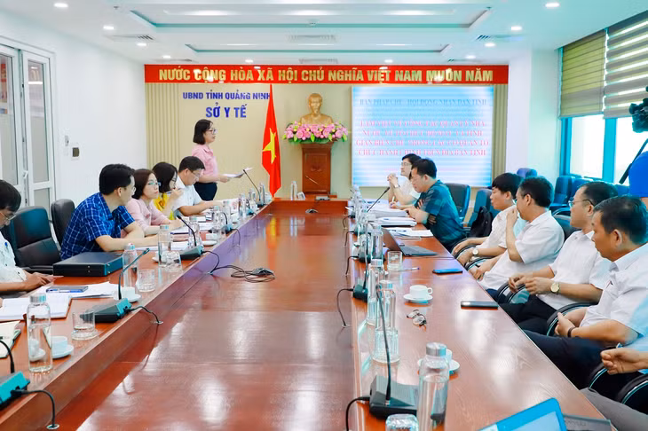 Quang cảnh buổi làm việc.