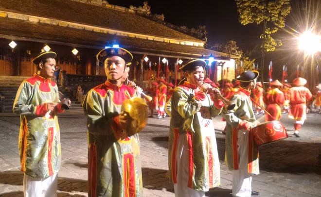 Trình diễn nhã nhạc cung đình tại Festival Huế 2018