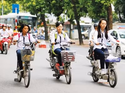 Cấp biển số cho xe đạp điện có xử lý được vi phạm giao thông?. Ảnh: Như Ý.