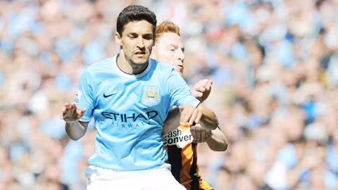 Dù phải làm khách nhưng Navas (trái) vẫn sẽ đưa Man City đến một chiến thắng