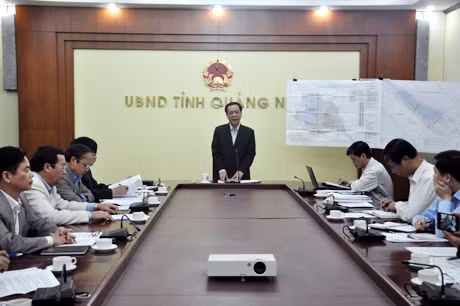 UBND tỉnh tổ chức đối thoại, giải quyết vụ việc của hai công ty Hoài Nam và Sao Bắc vào tháng 4-2013.