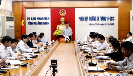 Đồng chí Nguyễn Văn Đọc, Phó Bí thư Tỉnh ủy, Chủ tịch UBND tỉnh phát biểu kết luận cuộc họp.
