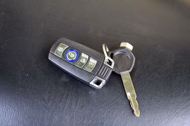 Chìa khóa chống trộm điều khiển từ xa