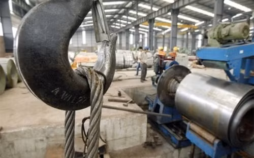 Từ nay đến cuối năm, Chính phủ tiếp tục thực hiện các biện pháp tạo điều kiện thuận lợi để doanh nghiệp tiếp cận vốn tín dụng, hướng dòng vốn vào sản xuất.