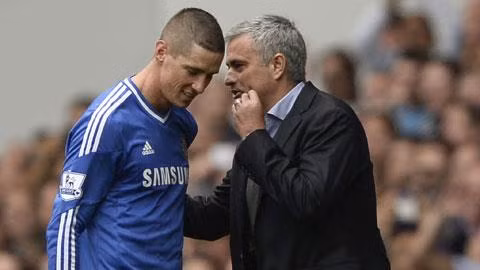 HLV Mourinho đang rất hài lòng trước phong độ cao của Torres