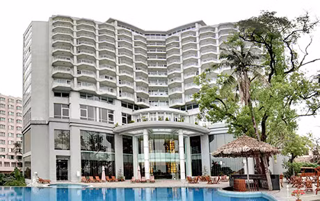 Khách sạn Novotel - một trong những công trình khách sạn được đánh giá là đẹp nhất TP Hạ Long hiện nay.