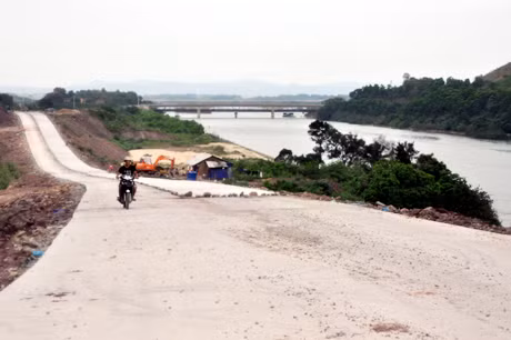 Một đoạn tuyến đường Cái Gian - Cửa Cái.