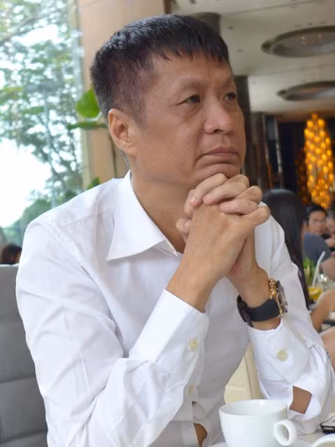 Đạo diễn Lê Hoàng.