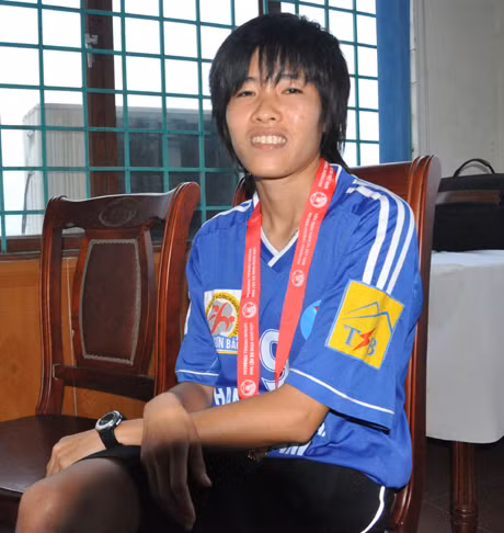 Tiền vệ Lê Thị Thương