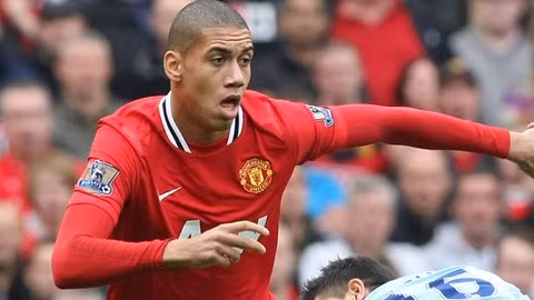 Chris Smalling trải qua một mùa giải đáng quên