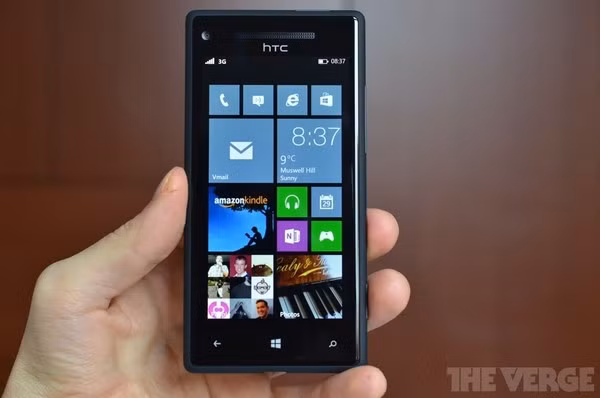 Cấu hình của HTC 8X giúp chiếc smartphone này thuộc phân khúc smartphone tầm trung nhiều hơn là cao cấp.