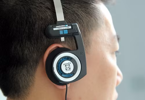 Cảm giác đeo Koss Porta Pro trong một thời gian dài khá thoải mái.