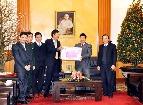 Đồng chí Nguyễn Văn Đọc, Phó Bí thư Tỉnh uỷ, Chủ tịch UBND tỉnh thăm và chúc tết Đảng bộ, chính quyền và nhân dân TP Hải Phòng.