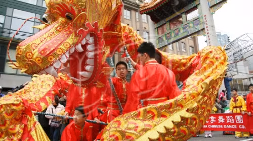 Một màn múa rồng đón Năm mới của người dân Trung Quốc