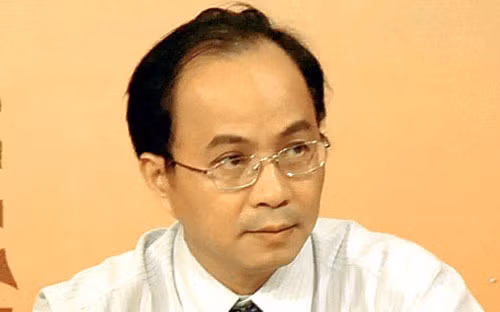 Phó chủ tịch UBND Tp.HCM Lê Mạnh Hà: "Chúng tôi đã phát hiện ra tình trạng cán bộ nhận lương cao hơn nhiều mức 2,6 tỷ đồng/năm nhưng chưa kết luận đúng hay sai".