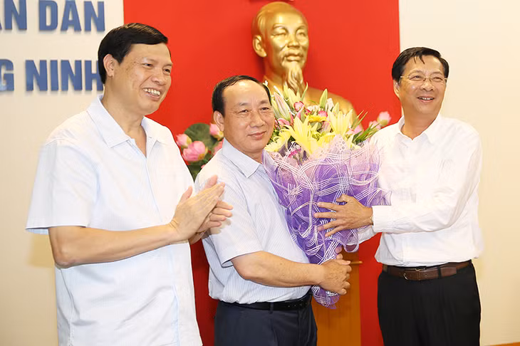 Lãnh đạo tỉnh Quảng Ninh bày tỏ cảm ơn sâu sắc đối với Bộ GTVT, tin tưởng ủy quyền và đồng hành cùng Quảng Ninh thực hiện kế hoạch phát triển đồng bộ hạ tầng giao thông.