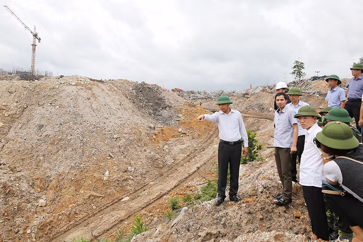 Phó Chủ tịch UBND tỉnh Vũ Văn Diện kiểm tra công tác phòng chống bão số 2 tại Quần thể du lịch nghỉ dưỡng FLC Hạ Long.