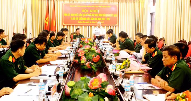 Quang cảnh cuộc họp