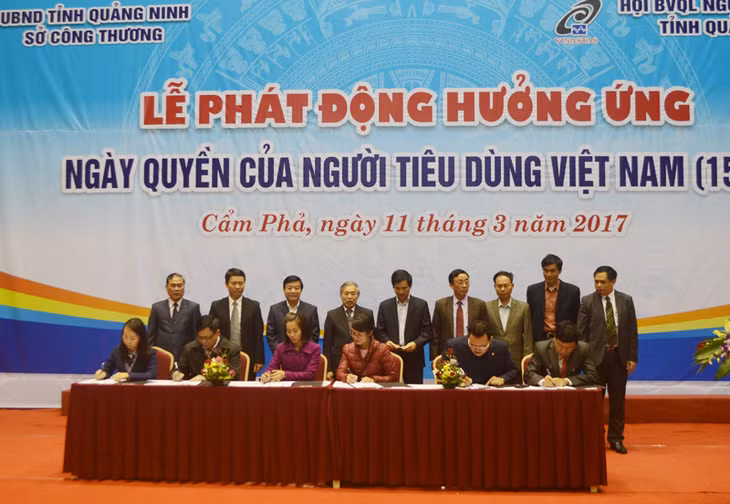 Doanh nghiệp ký cam kết sản xuất kinh doanh sản phẩm, dịch vụ, hàng hóa đảm bảo chất lượng.