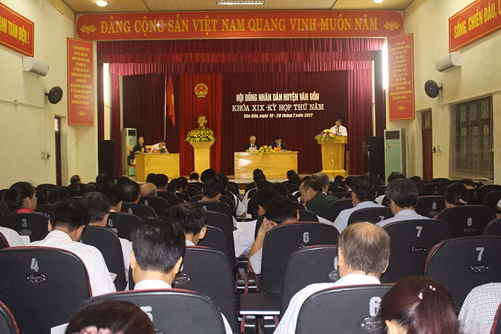 Quang cảnh kỳ họp.