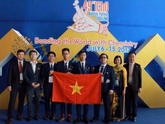Các thành viên của đội tuyển Olympic Hóa học Việt Nam năm 2017. (Nguồn: Bộ Giáo dục và Đào tạo)