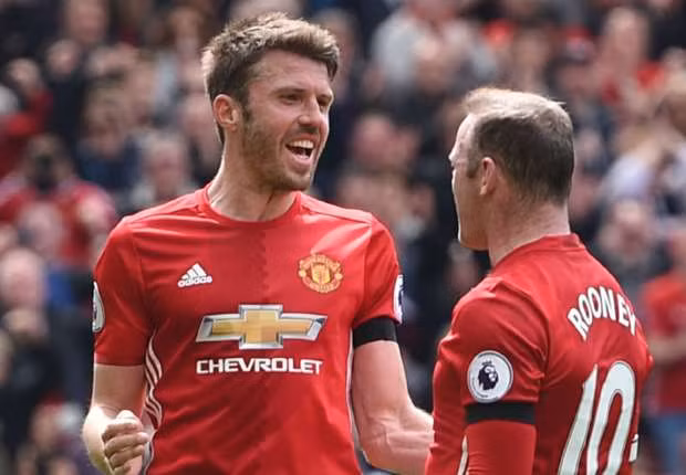  Carrick sẽ thay thế Rooney tại Man United.