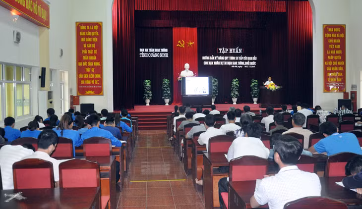 Quang cảnh kỳ họp