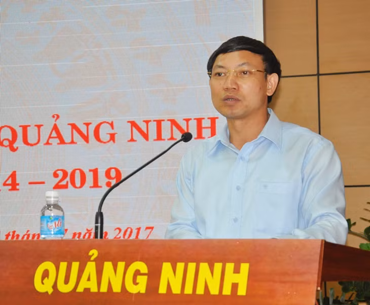 Đồng chí Nguyễn Xuân Ký, Phó Chủ tịch Thường trực HĐND tỉnh phát biểu tại hội nghị 
