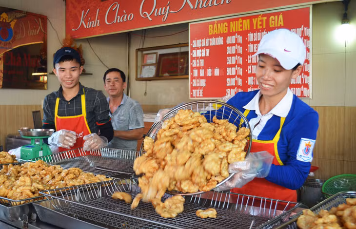 Chả mực Thoan được trao tặng danh hiệu Thương hiệu vàng Nông nghiệp Việt Nam 2017