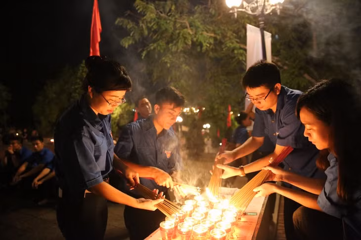ĐVTN TP Hạ Long thắp những nén hương thơm để tưởng nhớ công ơn thế hệ cha anh đã ngã xuống vì độc lập, tự do của dân tộc