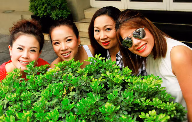 Bốn thành viên của nhóm Tik Tik Tak hội ngộ tại Hà Nội. Ảnh: NVCC.