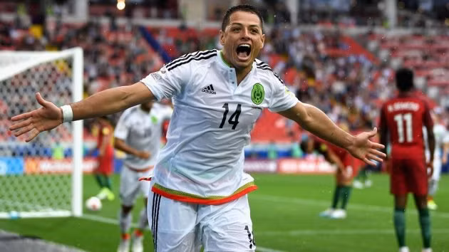  Chicharito đã là người của West Ham.