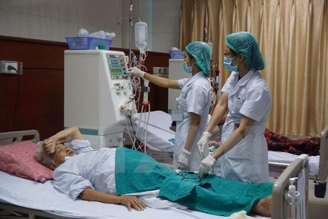 Bệnh nhân điều trị suy thận tại một bệnh viện. (Ảnh: Thanh Thương/TTXVN)