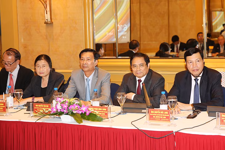 Đồng chí Phạm Minh Chính, Ủy viên Bộ Chính trị, Trưởng Ban Tổ chức Trung ương, Chủ tịch nhóm nghị sỹ hữu nghị Việt - Nhật phát biểu tại buổi tọa đàm.