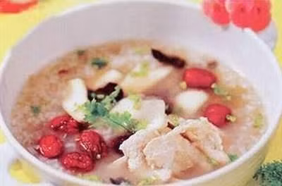 Cháo ý dĩ đậu xanh món ăn, bài thuốc phòng thoái hóa khớp gối.