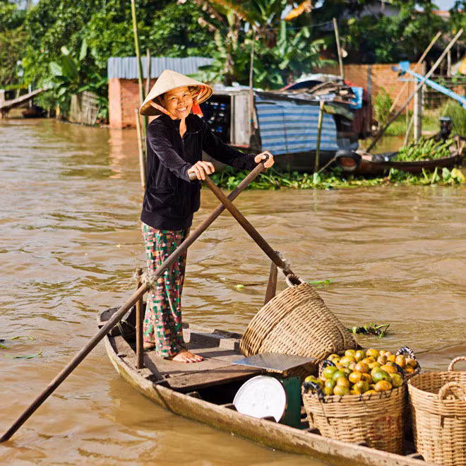 Hàng năm, nhiều chương trình hoạt động xã hội ý nghĩa diễn ra như một cách trao thêm niềm vui, nụ cười cho đồng bào. Trong đó có thể kể đến chương trình âm nhạc Người hát tình ca của BlueScope Zacs trong 2 năm qua.