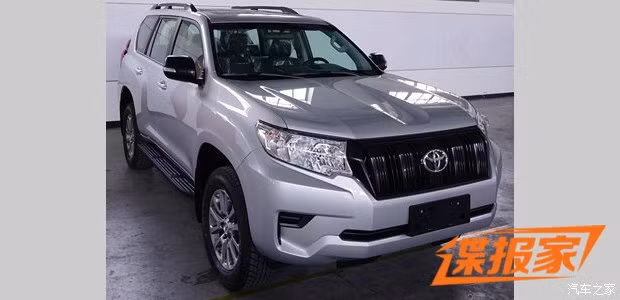 Toyota Land Cruiser Prado 2018 bản tiêu chuẩn.