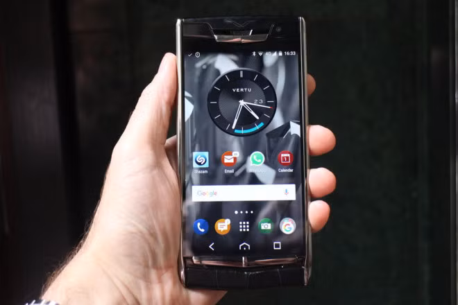 Nhà máy sản xuất điện thoại Vertu đóng cửa vì không trả được nợ. Ảnh: The Verge