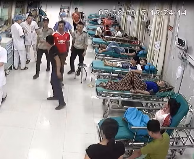 Côn đồ gây rối tại bệnh viện (Ảnh minh họa)