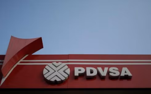 Mỹ muốn ngăn chặn tất cả giao dịch của PDVSA và coi đó là một trong những biện pháp trừng phạt kinh tế (Ảnh: AFP)