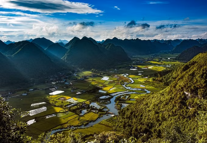 Đến với thị trấn Bắc Sơn vào mùa lúa, du khách còn có dịp trải nghiệm tắm suối, thăm làng cộng đồng Quỳnh Sơn, dã ngoại...