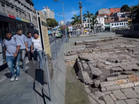 Quang cảnh di tích Bến tàu Valongo ở Rio de Janeiro ngày 28/6. (Nguồn: AFP/TTXVN)