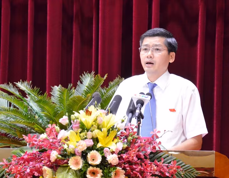 Đại biểu Hoàng Bá Hướng, ĐB Đông Triều 