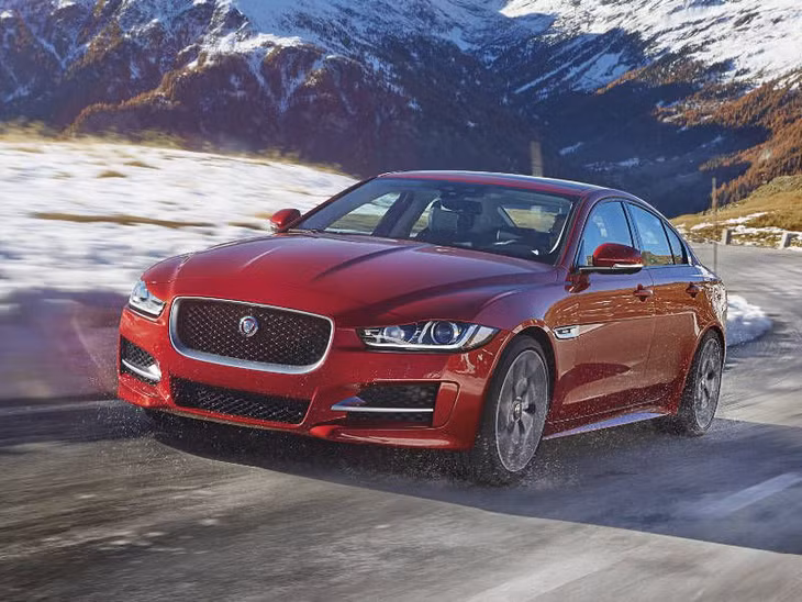 Jaguar XE 20d Turbodiesel Sedan 2017 đạt mức tiêu thụ nhiên liệu trong thành phố chỉ 7,35 lít/100km