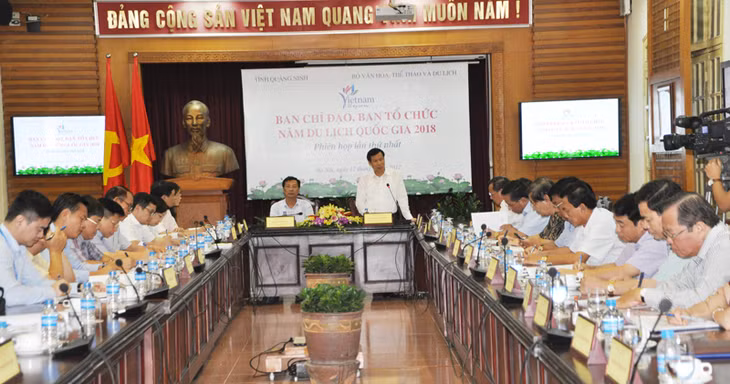 Bộ trưởng Bộ VHTT&DL Nguyễn Ngọc Thiện, Trưởng Ban Chỉ đạo Năm du lịch quốc gia 2018 phát biểu kết luận phiên họp