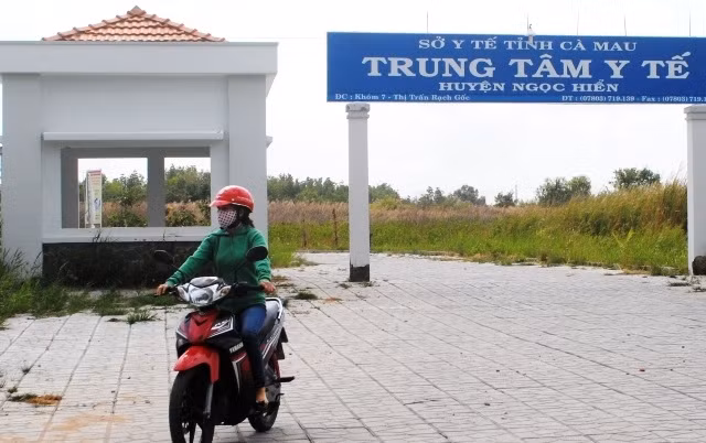 Trung tâm Y tế huyện Ngọc Hiển xảy ra nhiều sai phạm liên quan công tác cán bộ của lãnh đạo trung tâm.