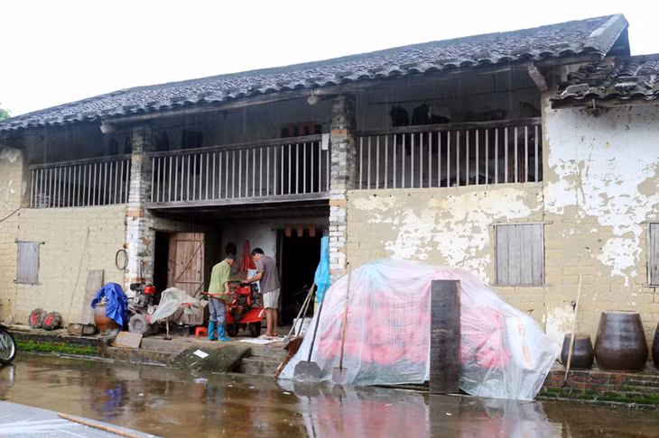 Ngôi nhà truyền thống người Tày của gia đình ông Phan Ngọc Sinh (thôn Đồng Thanh, xã Hoành Mô).