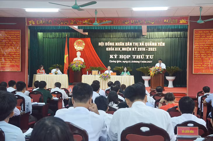 Quang cảnh kỳ họp