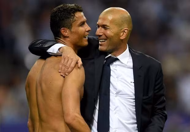  Zidane tuyên bố Ronaldo sẽ tiếp tục ở lại.